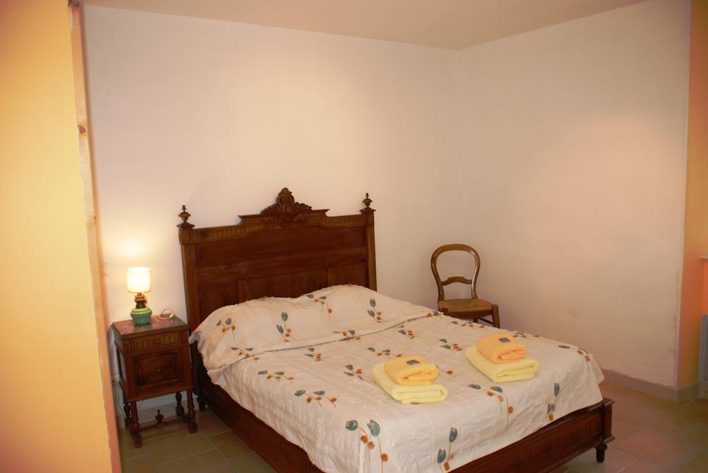 Les Jardins Du Mas Evesque Bed & Breakfast Rousson  Стая снимка
