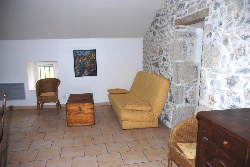 Les Jardins Du Mas Evesque Bed & Breakfast Rousson  Стая снимка