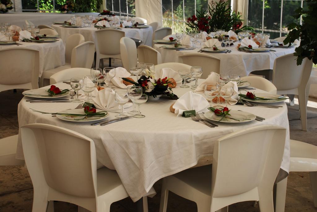 Les Jardins Du Mas Evesque Bed & Breakfast Rousson  Екстериор снимка