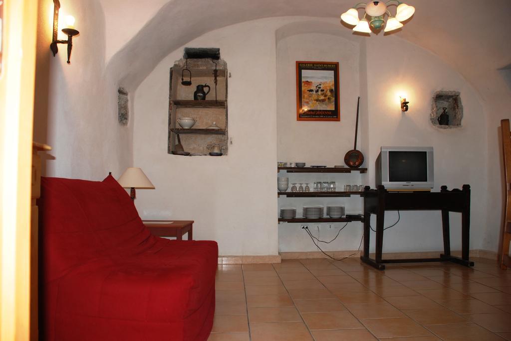 Les Jardins Du Mas Evesque Bed & Breakfast Rousson  Стая снимка