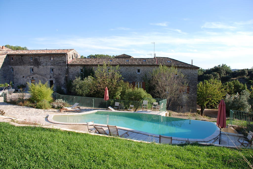 Les Jardins Du Mas Evesque Bed & Breakfast Rousson  Стая снимка