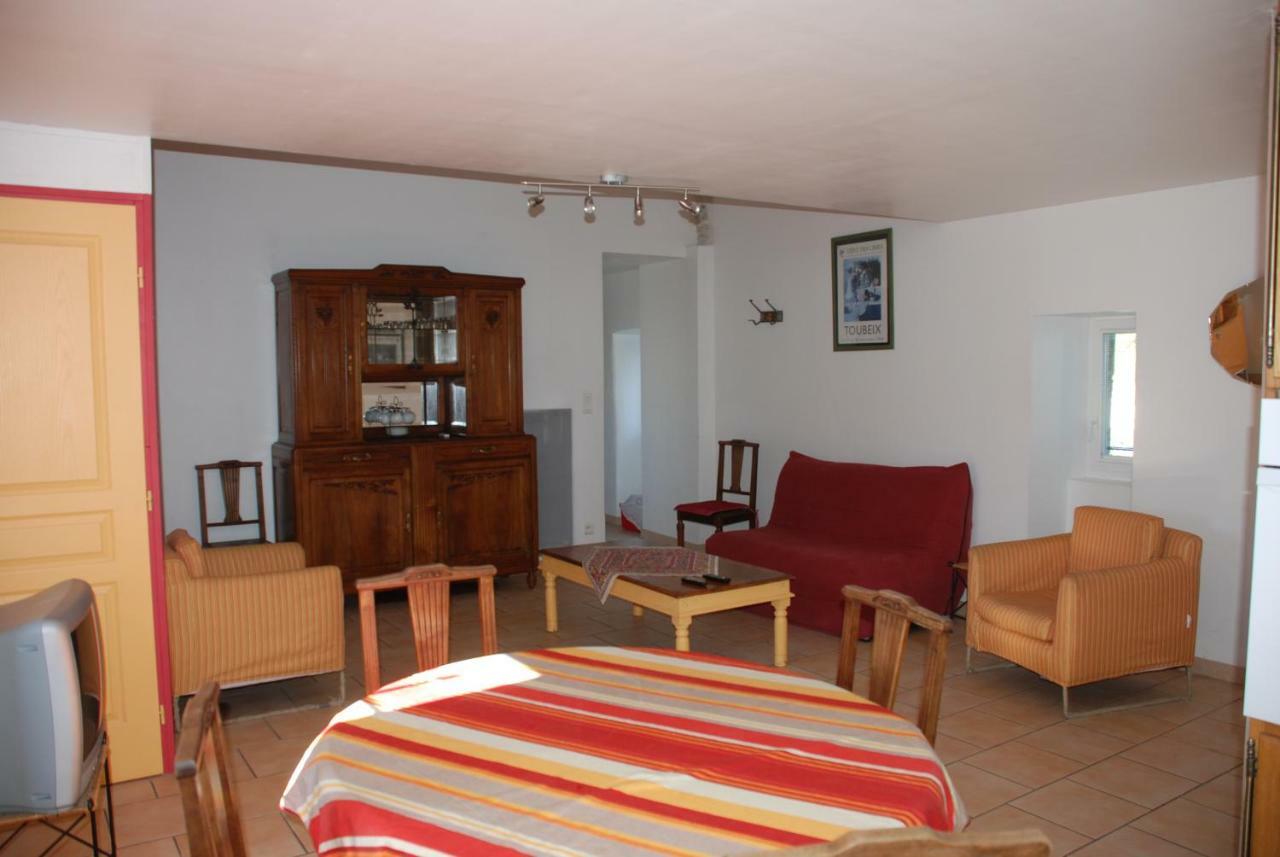 Les Jardins Du Mas Evesque Bed & Breakfast Rousson  Екстериор снимка