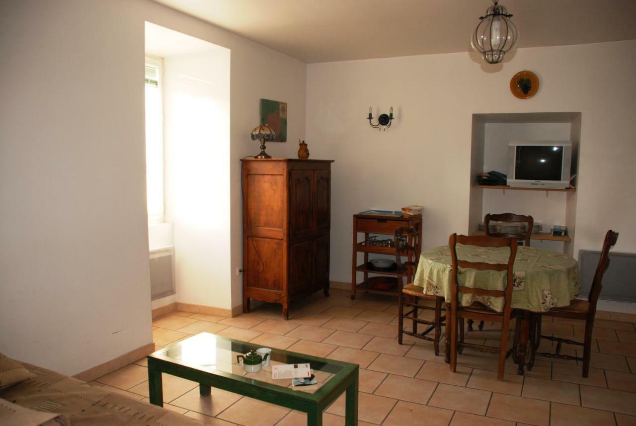Les Jardins Du Mas Evesque Bed & Breakfast Rousson  Екстериор снимка