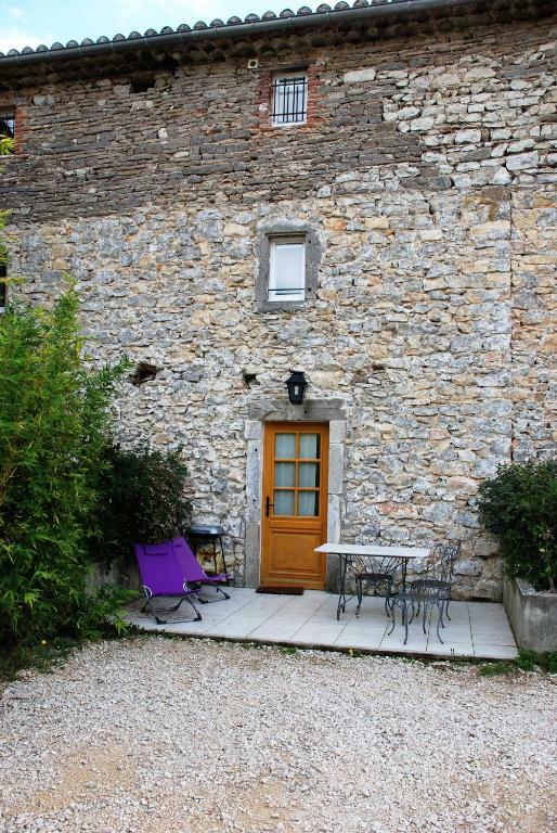 Les Jardins Du Mas Evesque Bed & Breakfast Rousson  Екстериор снимка